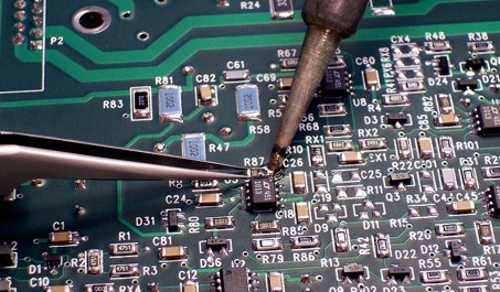 //edgecomputerrepair.com/wp-content/uploads/solderingRepair.jpg